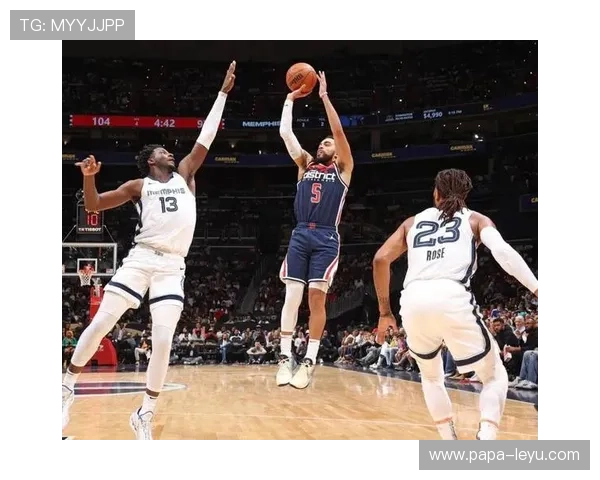 内线拉塞尔篮板封盖压制约基奇防守主导