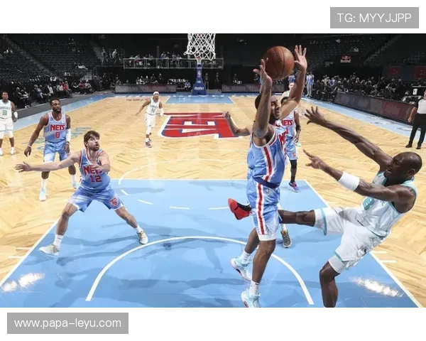 扎伊恩利用突破拉开内线空间效果明显，效率提升明显